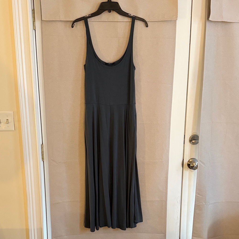 Elegant Dark Green Sleeveless Maxi Dress